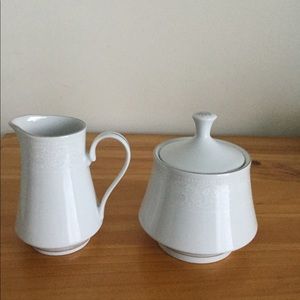 Retro crown Ming China sugar & creamer set